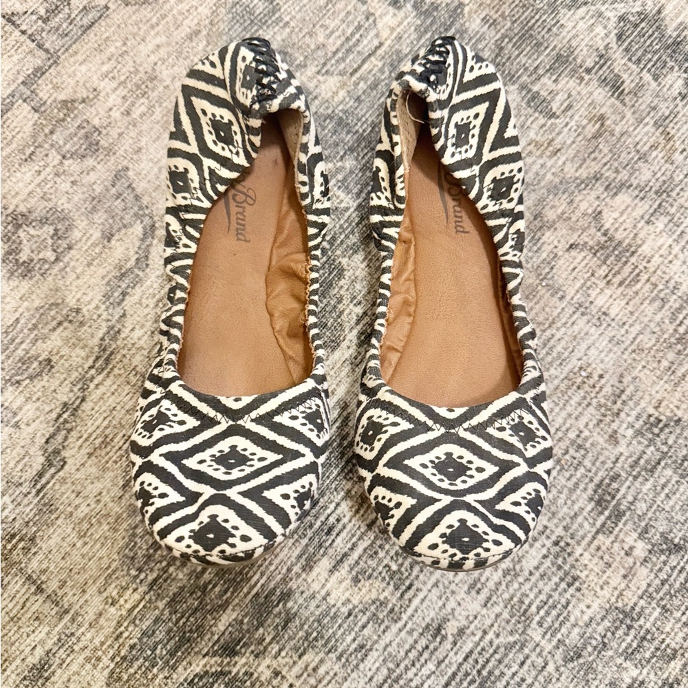 Lucky Brand Erin Black and White Print Flats